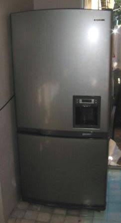 Samsung 710 Litre Cooltech Plus Fridge & Freezer
