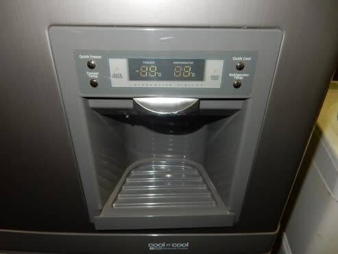 Samsung 710 Litre Cooltech Plus Fridge & Freezer