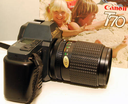 Canon T70 + Unitor 35-75mm zoom lens