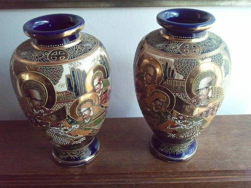 PAIR OF JAPANESE SATSUMA VASES WITH WARRIOR DECORATION