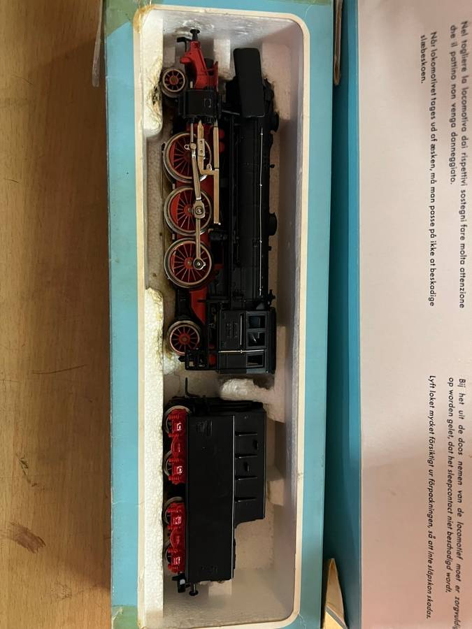 MARKLIN - STEAM LOCOMOTIVE-3907