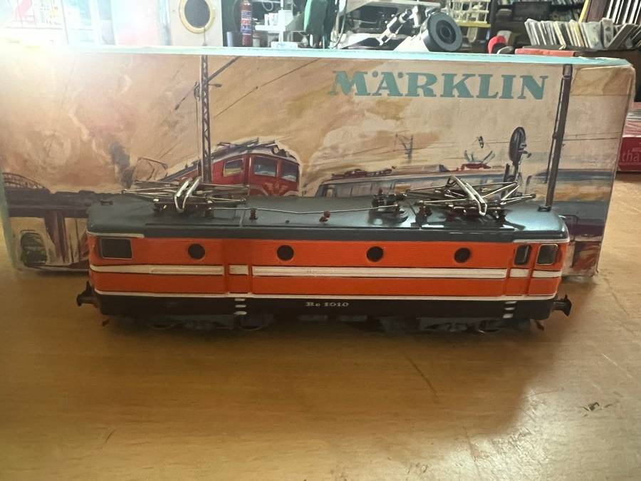 Marklin 3043 electric locomotive