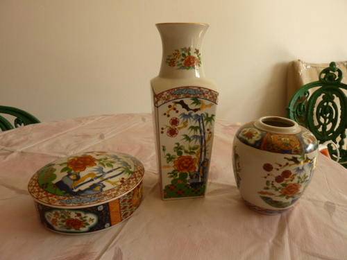 Chinese porcelain vases and jewelry container