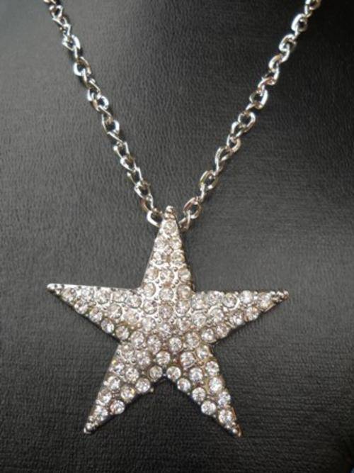 Beautiful "Star" Pendent on Chain