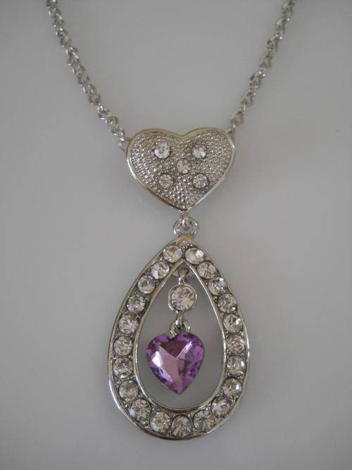Beautiful "Diamante Oval with Purple Heart" Pendant on Chain