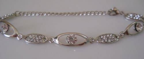 Beautiful Lady's "Diamante Oval" Bracelet