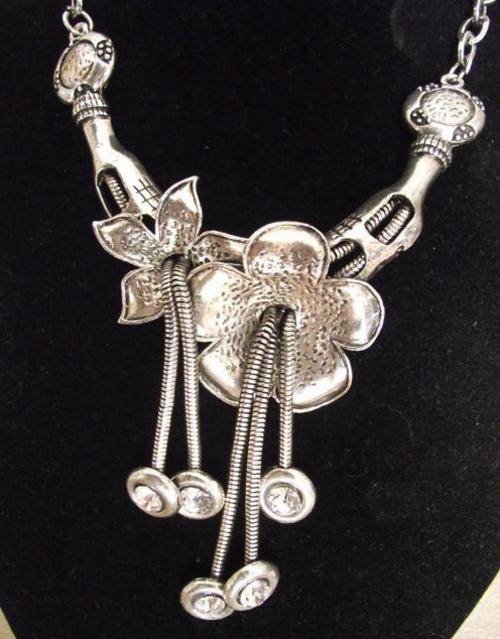 BEAUTIFUL TIBETAN SILVER CRYSTAL DANGLE NECKLACE