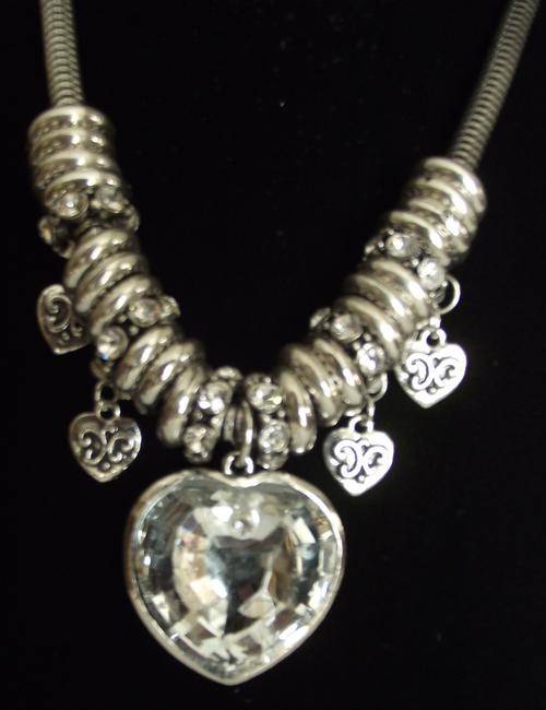 LOVELY TIBETAN SILVER CRYSTAL HEART PENDANT NECKLACE