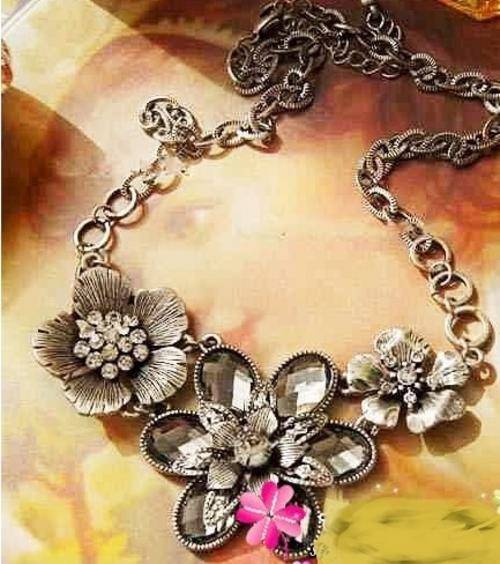 Fashion Elegant Temperament Gem Necklace