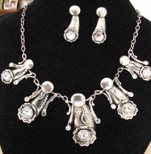 STUNNING TIBETAN SILVER & CRYSTAL NECKLACE & EARRINGS SET