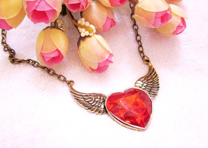 Vintage Style Bronze Chain Angel Wing Red Heart Necklace Pendant