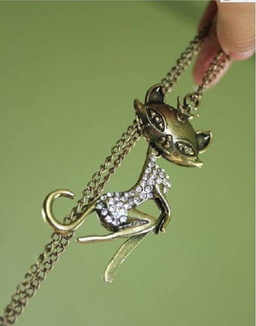 Vintage Style Rhinestone Cat Pendant Necklace