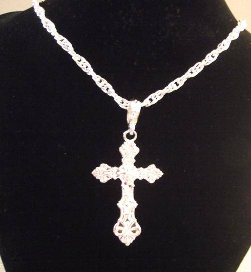 Lovely Silver Tone Cross Pendant Necklace
