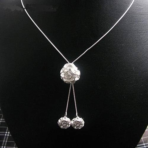 Gorgeous 925 Sterling Silver Coated 3 Rose Necklace (Free Gift Box)
