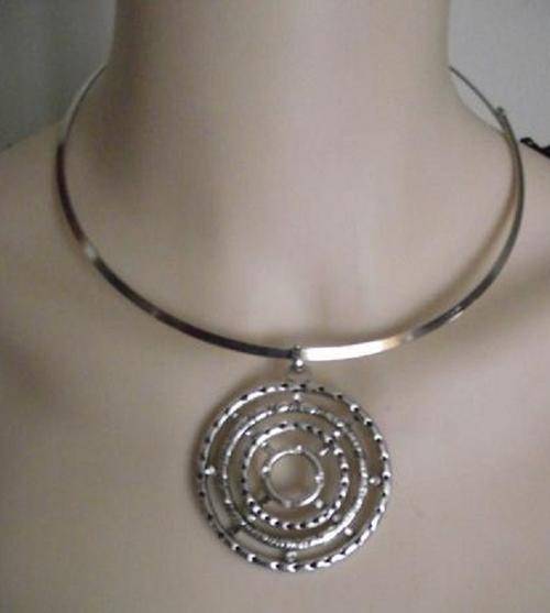 Lovely Tibetan Silver Choker & Pendant Necklace