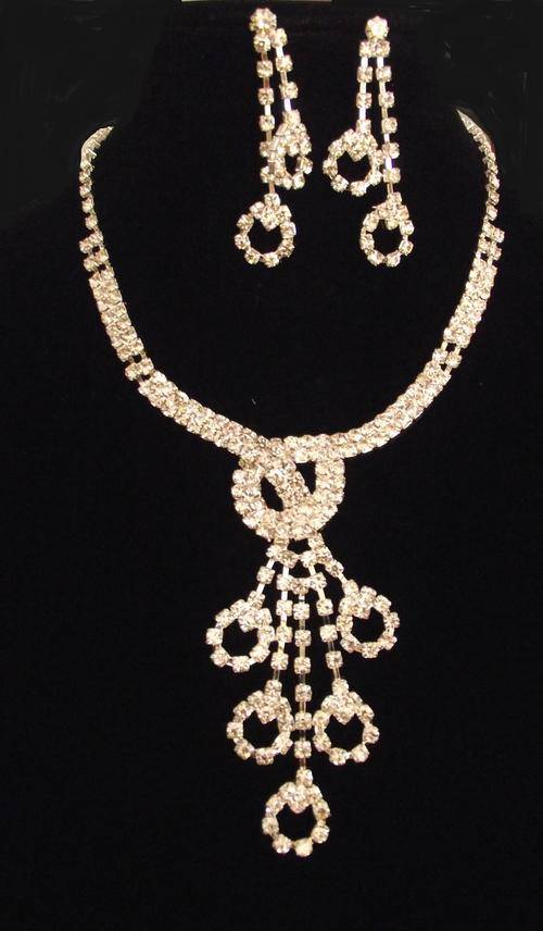 Gorgeous Rhinestone Bridal/Prom Necklace and Earrings Set