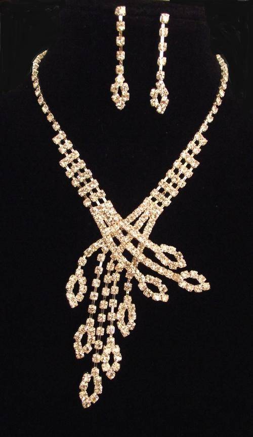 Gorgeous Rhinestone Bridal/Prom Necklace and Earrings Set