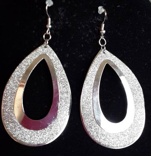 SILVER TONE OVAL MICRO GLITTER HOOP EARRINGS