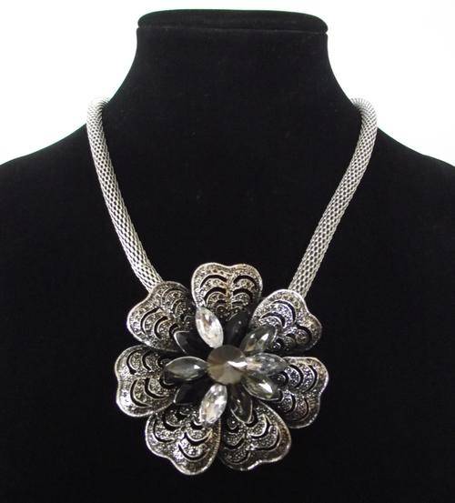 Silver Crystal Flower Pendant & Weave Chain Necklace