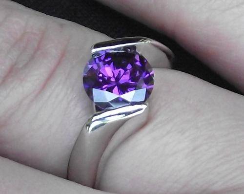 BEAUTIFUL WHITE GP ROUND CUT PURPLE CZ DRESS RING # 7.25