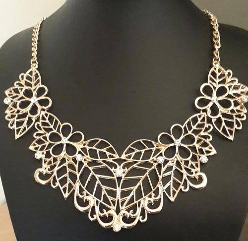 Silver Tone Flower, Leaf & Rhinestones Pendant Necklace