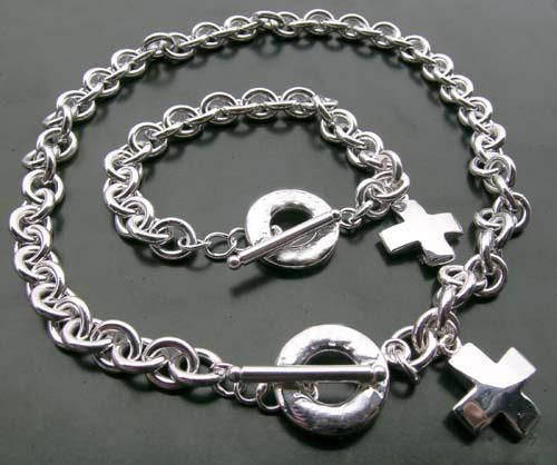 BEAUTIFUL CHUNKY  925 STERLING SILVER CROSS NECKLACE AND BRACELET SET