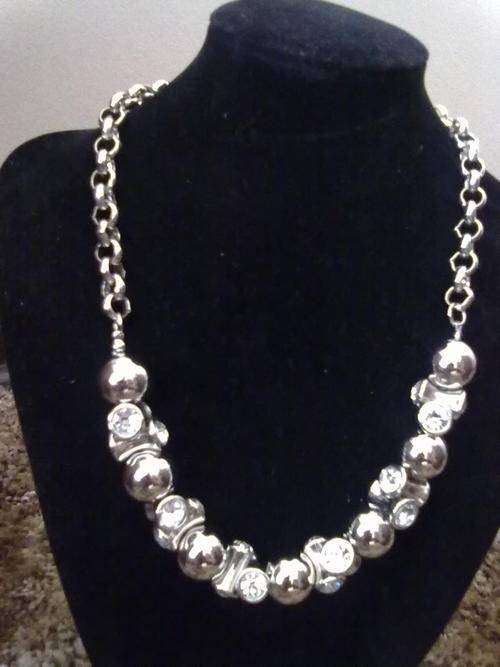 EXTRAORDINARY DESIGN WITH AUSTRIAN CRYSTALS SILVER COATED NECKLACE
