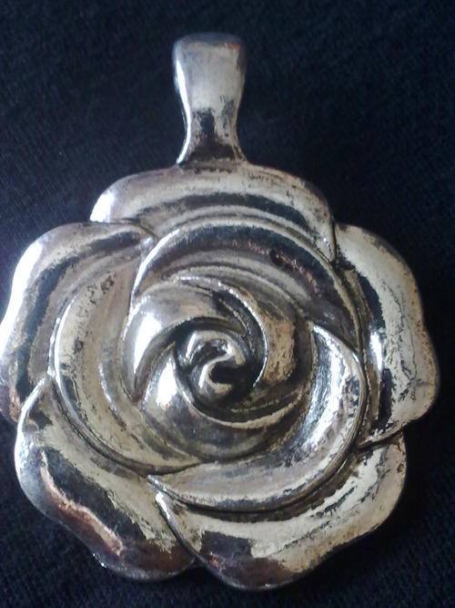 STUNNING TIBETAN SILVER CLIP ON ROSE PENDANT