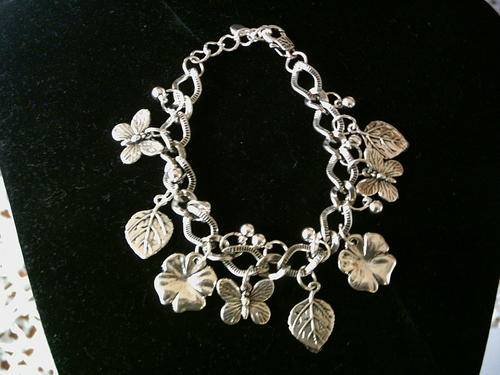 ADORABLE TIBETAN SILVER FLOWER, LEAF & BUTTERFLY BRACELET
