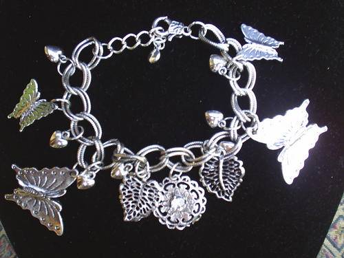 ***NEW***BEAUTIFUL!!! TIBETAN SILVER BUTTERFLIES BRACELET
