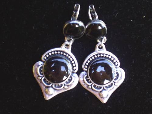 GORGEOUS VINTORIO COLLECTION TIBET SILVER BLACK DANGLE EARRINGS