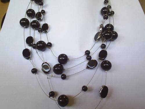 GORGEOUS VINTORIO COLLECTION TIBET SILVER BLACK FLOATING STONES NECKLACE