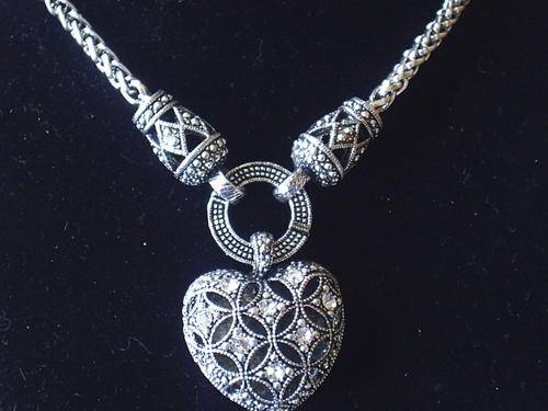 STUNNING VINTORIO COLLECTION TIBET SILVER  FILLIGREE HEART WITH CZ NECKLACE