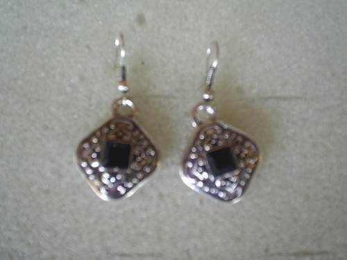 ***R120***LOVELY!!! VINTORIO COLLECTION TIBET SILVER SQUARE DANGLE EARRINGS