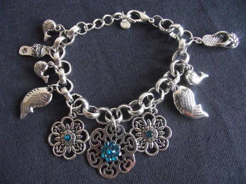 LOVELY VINTORIO COLLECTION FLOWER CHARMS BLUE CRYSTALS BRACELET