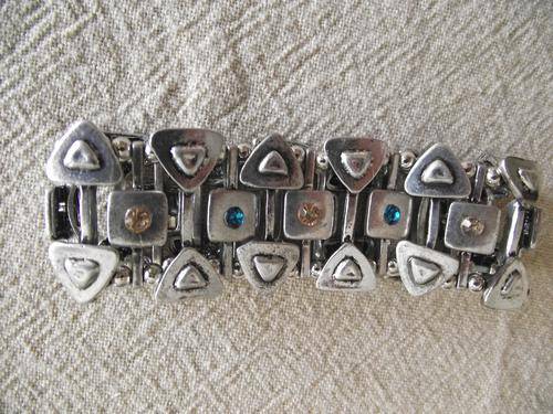 GORGEOUS TIBETAN SILVER 30MM STRETCH BRACELET