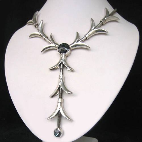 BEAUTIFUL CRYSTAL DANGLE  NECKLACE