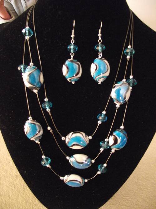 GORGEOUS BLUE FLOATING MURAN GLASS BEADS NECKLACE & EARRINGS SET