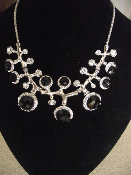 Lovely Black & Clear crystals Necklace