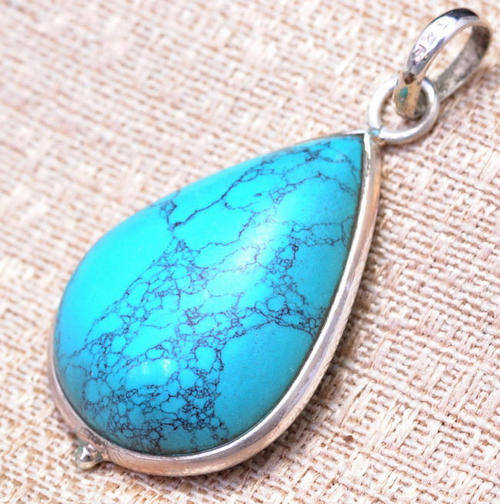Lovely Reconstituted Turquoise .925 Silver Pendant & Free Chain