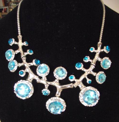 **BACK BY DEMAND***Lovely Turquoise & Clear crystals Necklace
