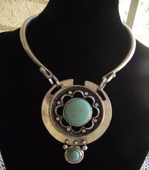 BEAUTIFUL TIBETAN SILVER TURQUOISE PENDANT CHOKER