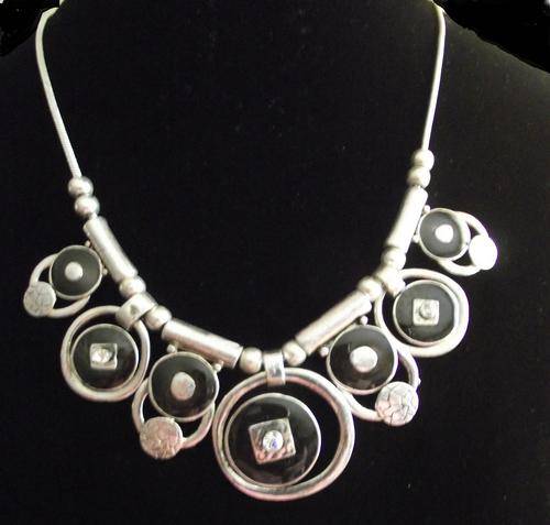 Lovely Silver & Black Circles Necklace