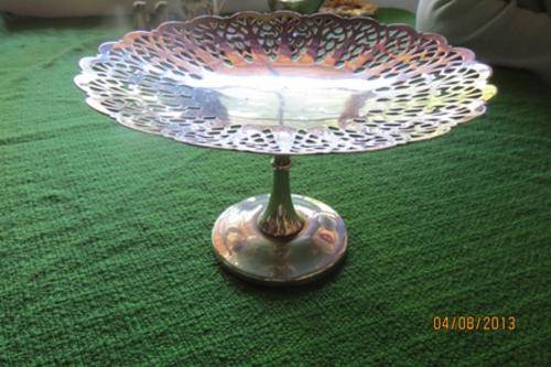 VERY PRETTY CAKE STAND - EPNS