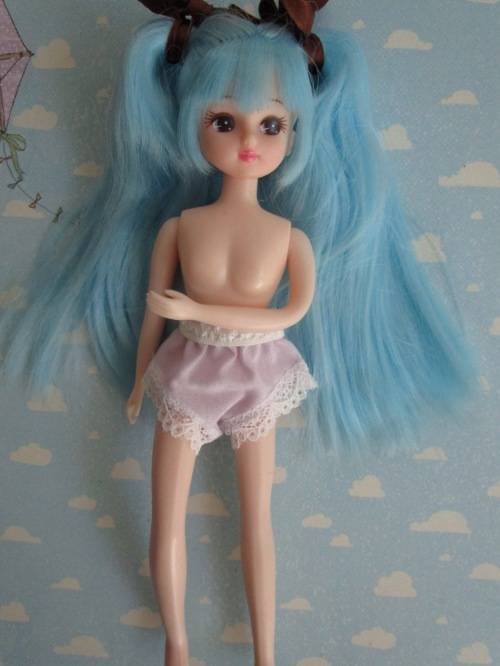 Licca chan doll ( light blue hair ) RARE