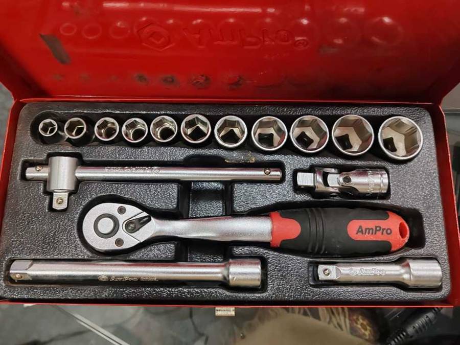 Ampro - 16 Piece 3/8` Dr. 6PT Socket Set (Metric)