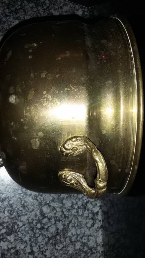Medium brass pot