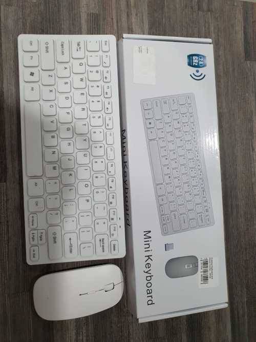 21.5inc iMacOS High Sierra 2011- On Auction Now!!!