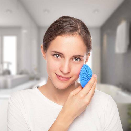 FOREO FACIAL CLEANING/EXFOLIATING  DEVICE