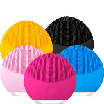 FOREO FACIAL CLEANING/EXFOLIATING  DEVICE